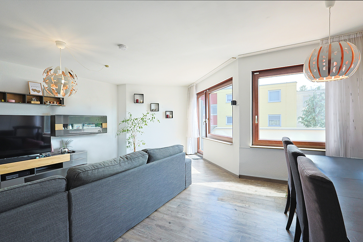 Optimal für Singles oder Paare! Modernisierte Wohnung mit sonnigem Süd-Balkon