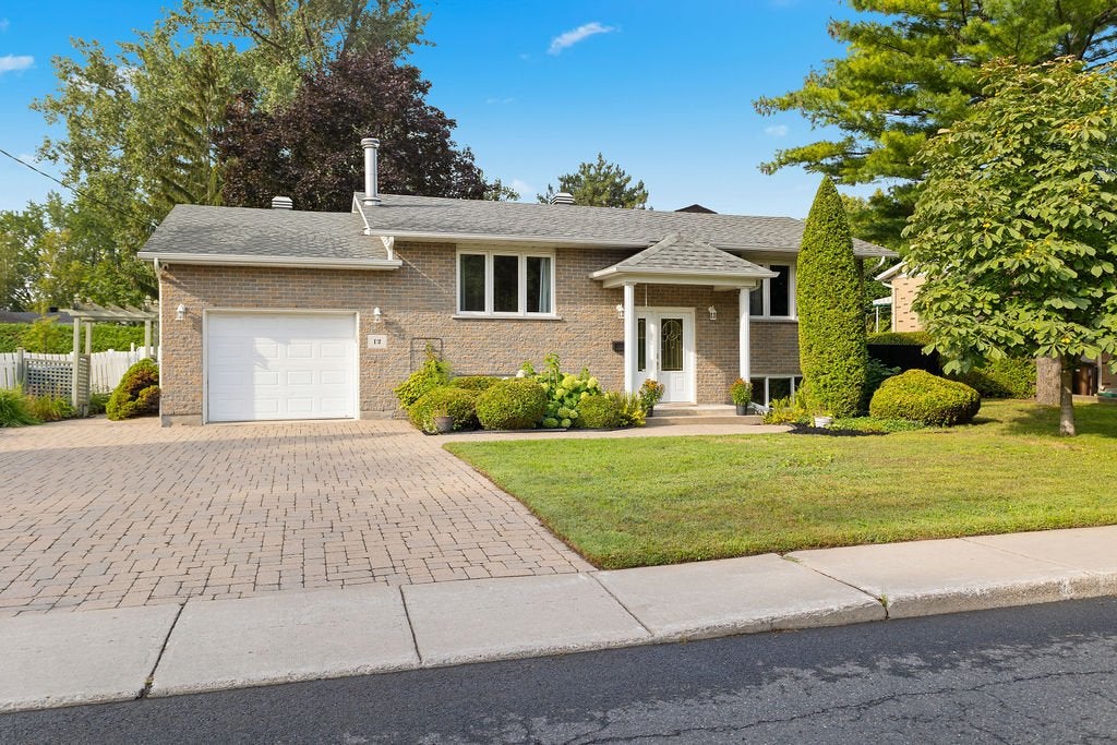 Four Bedrooms, In-Ground Pool, Prime Location