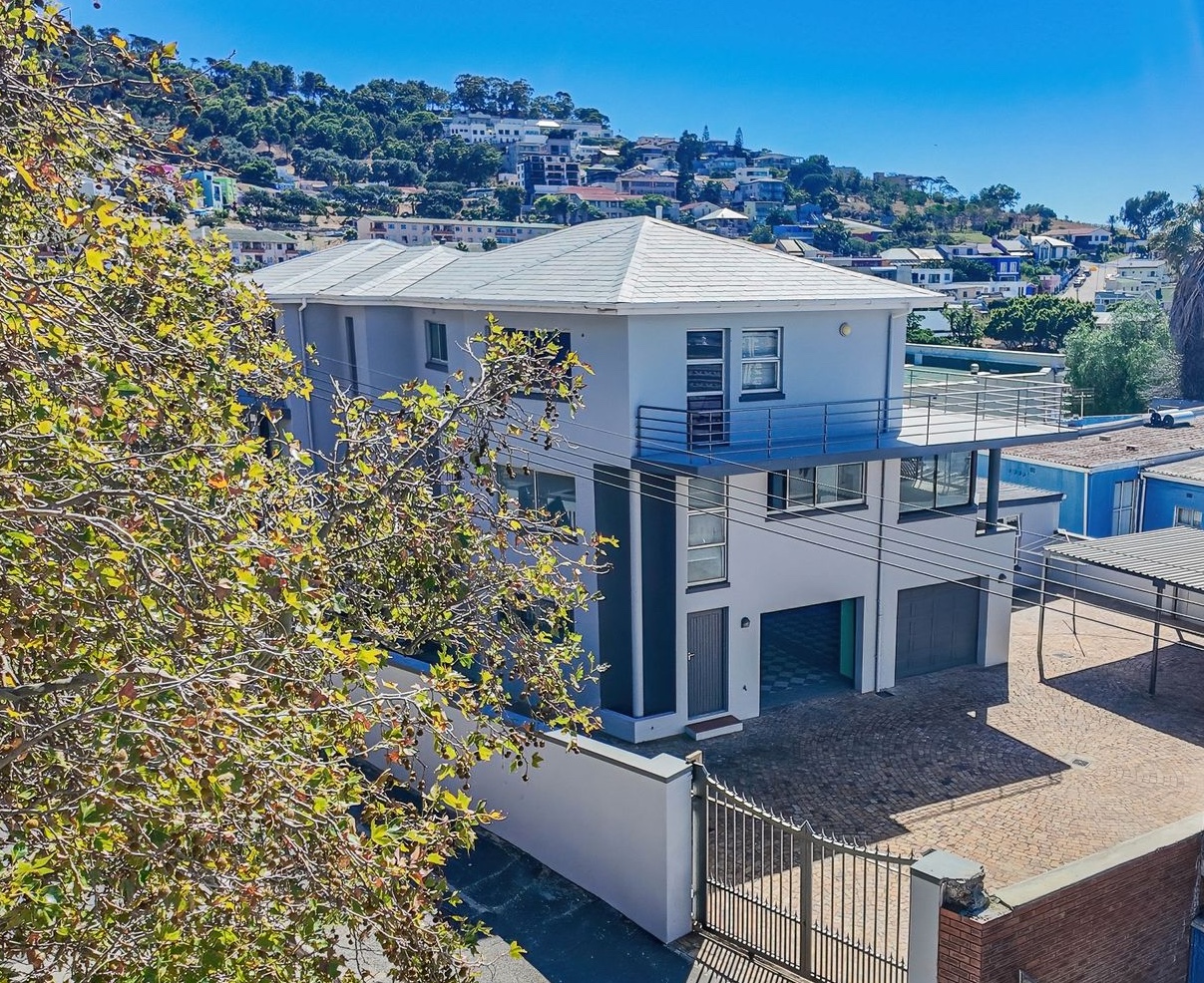 Exceptional Bo-kaap Home with Iconic Table Mountain views