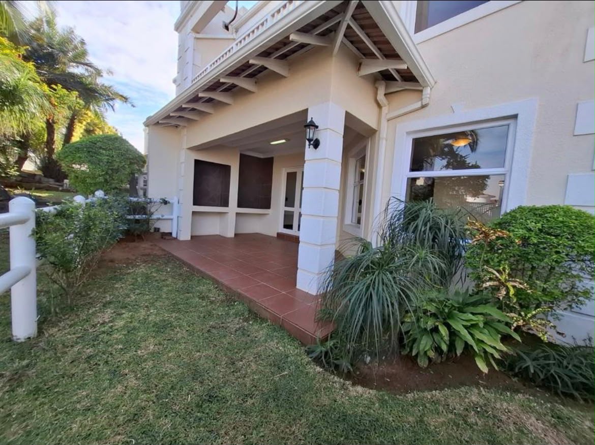 GORGEOUS 3 BEDROOM DUPLEX IN SOUGHT AFTER COMPLEX!