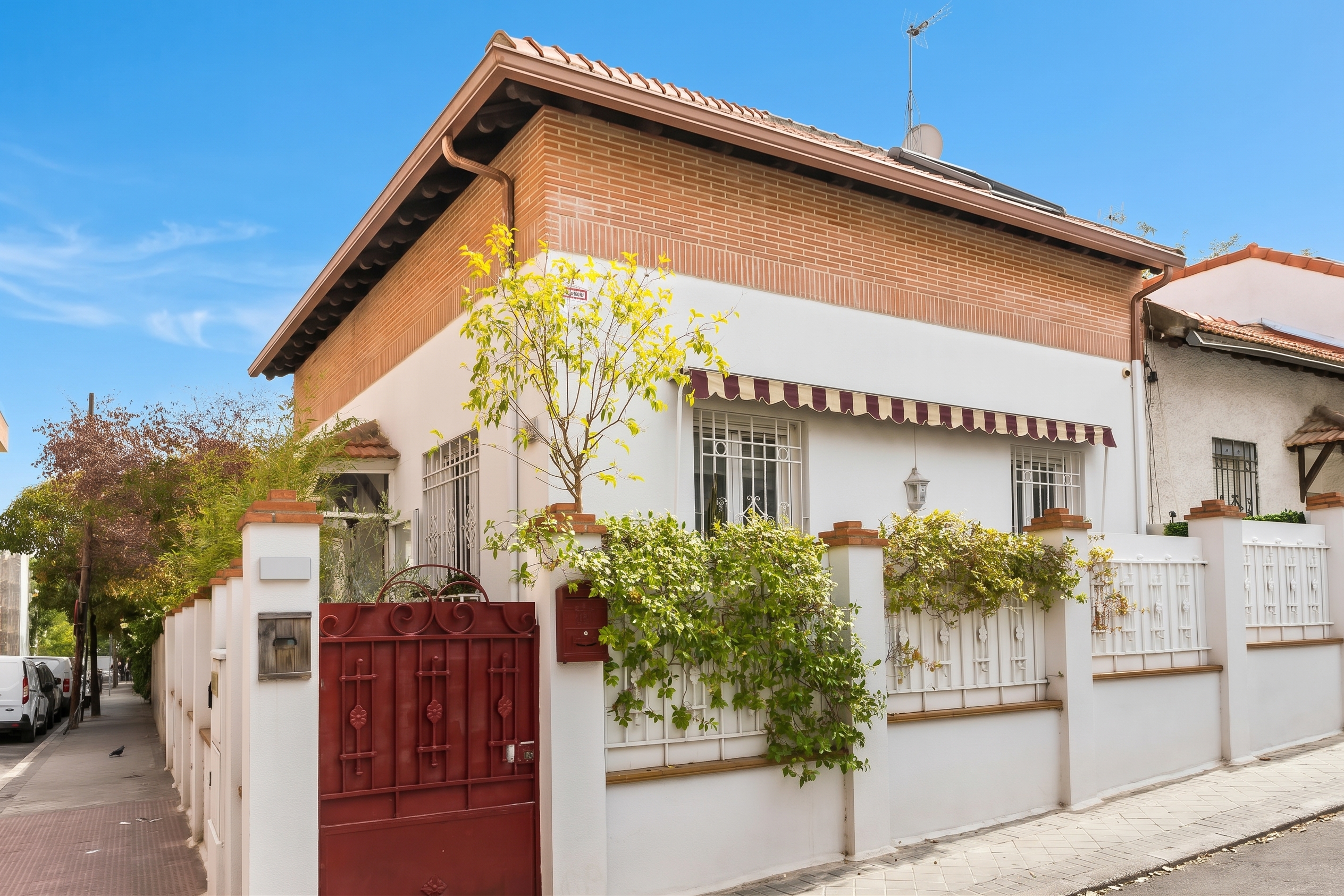 Chalet de 5 dormitorios en Fuente del Berro.