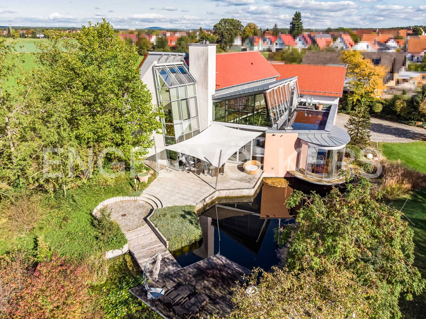 Architekten-Villa in Solitärlage nahe Nürnberg mit barrierefreiem Erdgeschoss